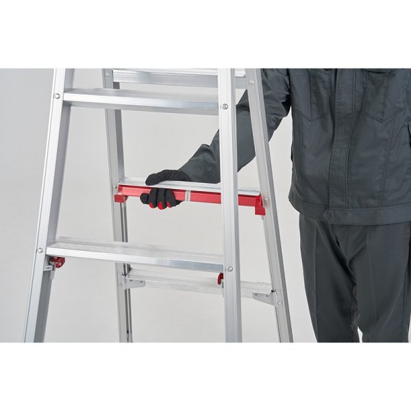 画像12: 【滋賀県内配達のみ】長谷川工業 はしご兼用伸縮脚立 RYR-18 6尺 シャガマン 上部操作タイプ (12)